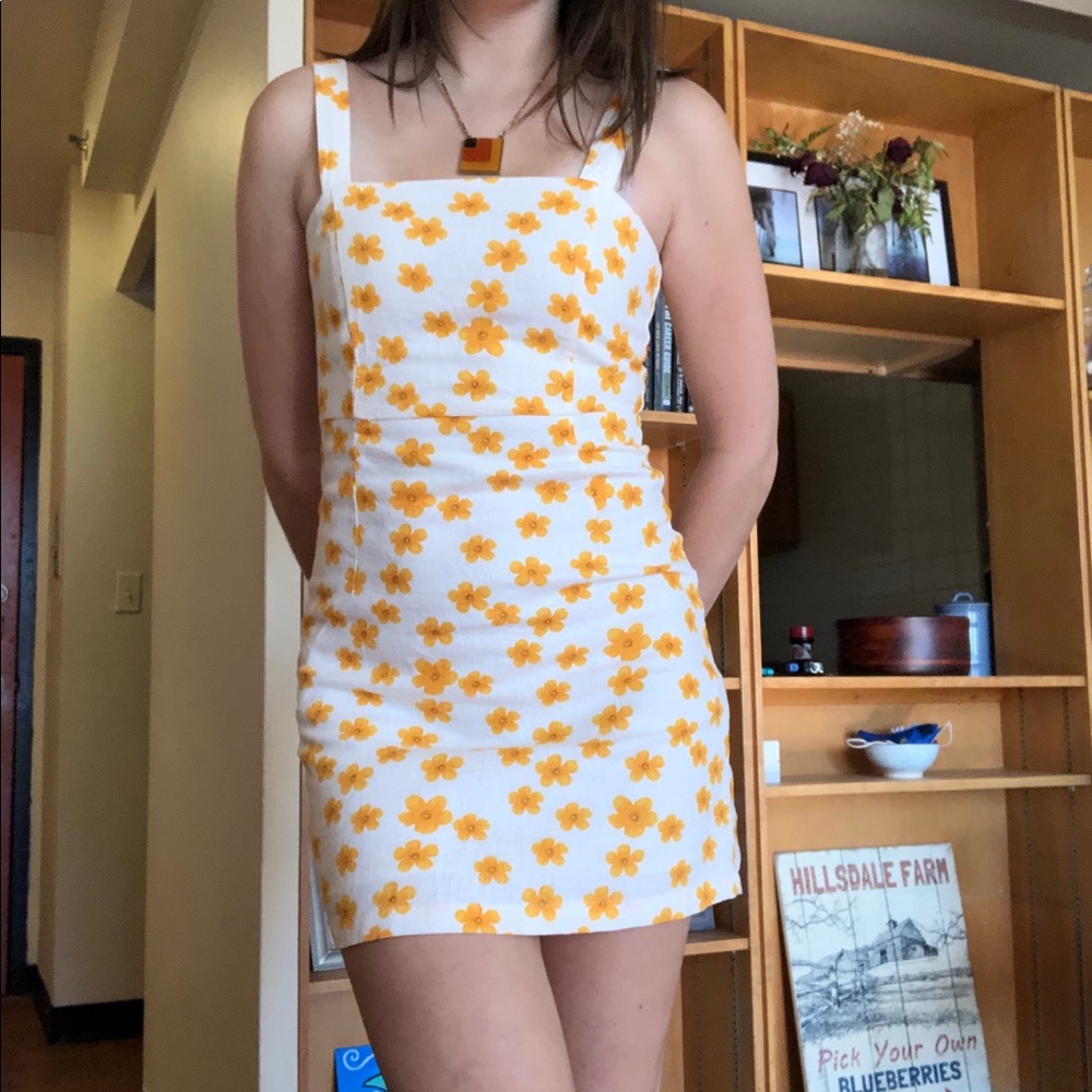 Flower-Pattern Mini Dress - Picture 3 of 4
